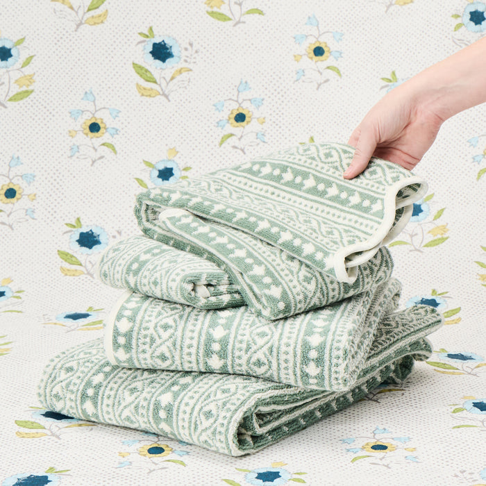 Leah O'Connell x Weezie Patterned Scallop Bath Towel