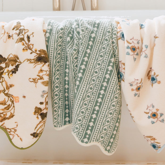 Leah O'Connell x Weezie Patterned Scallop Bath Towel