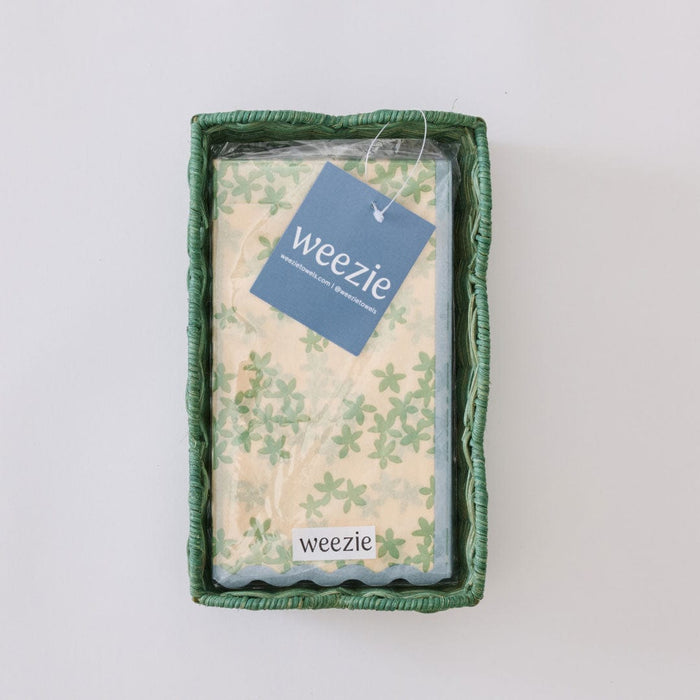 Fallen Petal with Green / No Embroidery